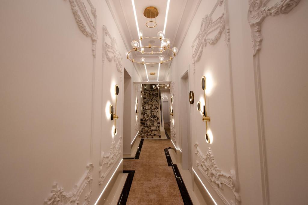 ๐ช๐ฒ๐ฒ๐ธ๐ฒ๐ป๐ฑ ๐๐๐
๐๐ฟ๐ ๐ฉ๐๐ฃ ๐ฎ ๐ง๐ถ๐ฟ๐ฎ๐ป๐ฎ โ ๐๐๐ฝ๐ฒ๐ฟ๐ถ๐ฒ๐ป๐๐ฎ ๐ฃ๐ฟ๐ถ๐๐ฎ๐๐ฎ ๐๐น๐น ๐๐ป๐ฐ๐น๐๐๐ถ๐๐ฒ - immagine 9