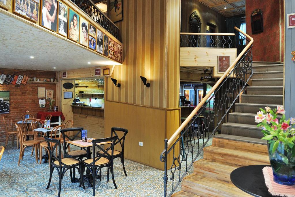 ๐ง๐ถ๐ฟ๐ฎ๐ป๐ฎ ๐ถ๐ป ๐ฏ ๐๐ถ๐ผ๐ฟ๐ป๐ถ ๐ฝ๐ฒ๐ฟ ๐ฎ ๐ฃ๐ฒ๐ฟ๐๐ผ๐ป๐ฒ: ๐ช๐ฎ๐น๐ธ ๐ง๐ผ๐๐ฟ ๐ฐ๐ผ๐ป ๐๐ฒ๐ด๐๐๐๐ฎ๐๐ถ๐ผ๐ป๐ถ, ๐ข๐ณ๐ณ-๐ฅ๐ผ๐ฎ๐ฑ ๐๐ฑ๐๐ฒ๐ป๐๐๐ฟ๐ฒ ๐ฒ ๐๐๐ฐ๐ถ๐ป๐ฎ ๐ง๐ฟ๐ฎ๐ฑ๐ถ๐๐ถ๐ผ๐ป๐ฎ๐น๐ฒ - immagine 16